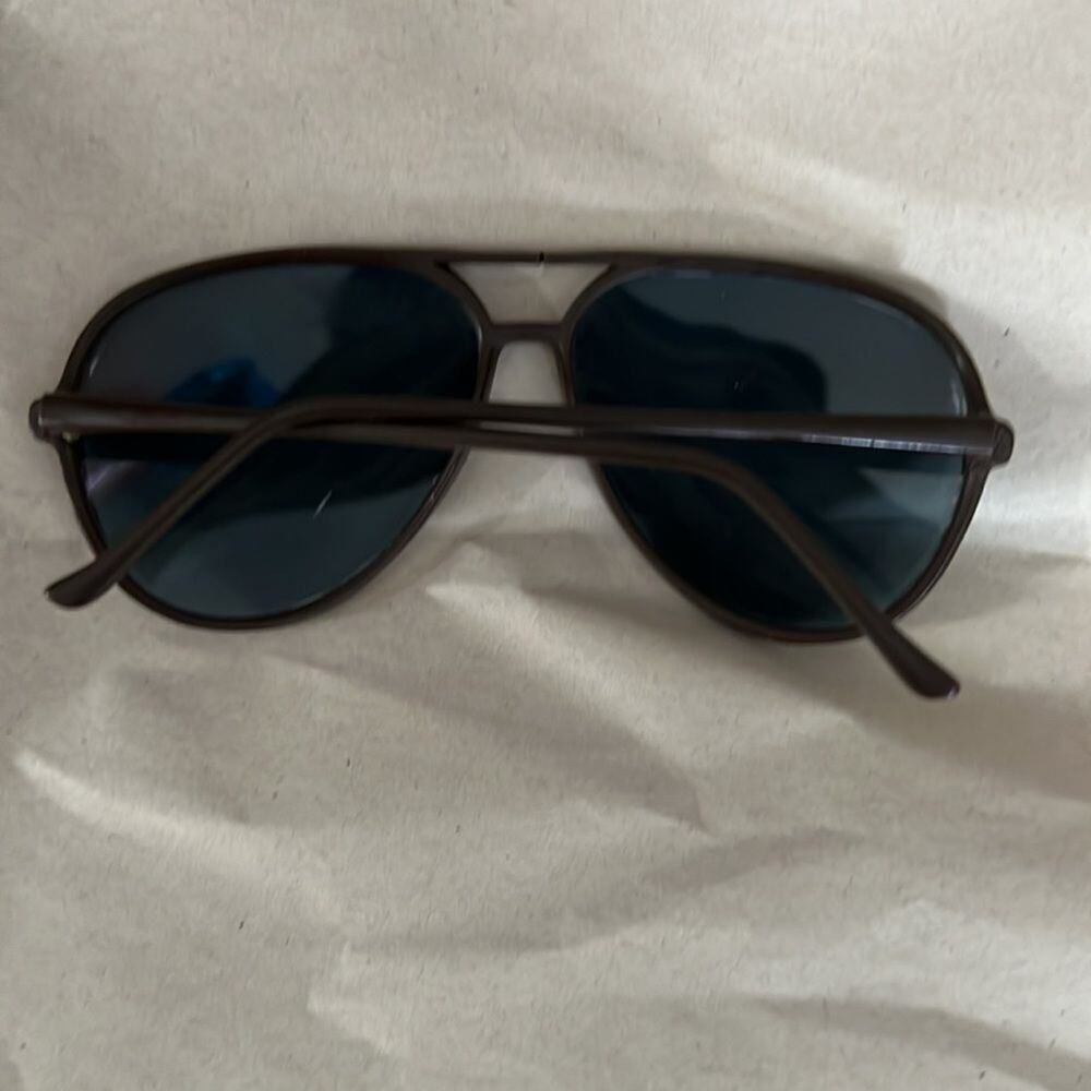 ‎VINTAGE SUNGLASSES - Picture 4 of 5